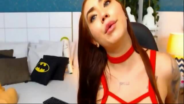 Brunette Babe dildo  
